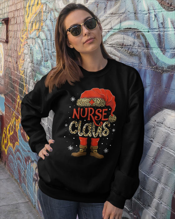 Leopard Nurse Claus Xmas Sweatshirt For Men Women Cute Santa Hat Crewneck Elf For Nurse Appreciation On Winter Holiday