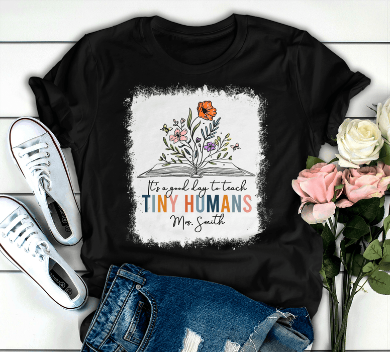 Personalized T-Shirt For Teachers Good Day To Teach Colorful Flower & Book Design Custom Name Back To School Outfit