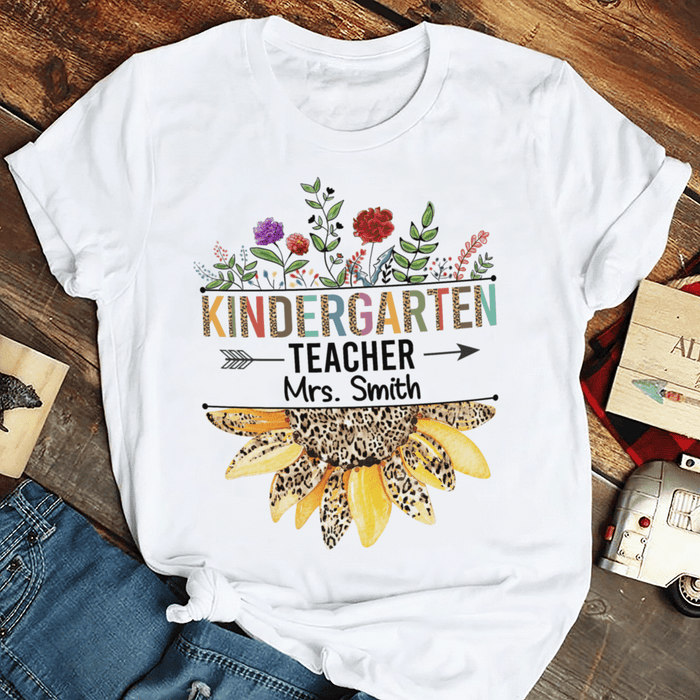 Personalized T-Shirt For Teachers Mrs. Smith Colorful Leopard & Sunflower Design Custom Name Back To School Outfit